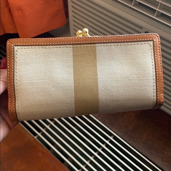 COACH wallet - Picture 2 of 6